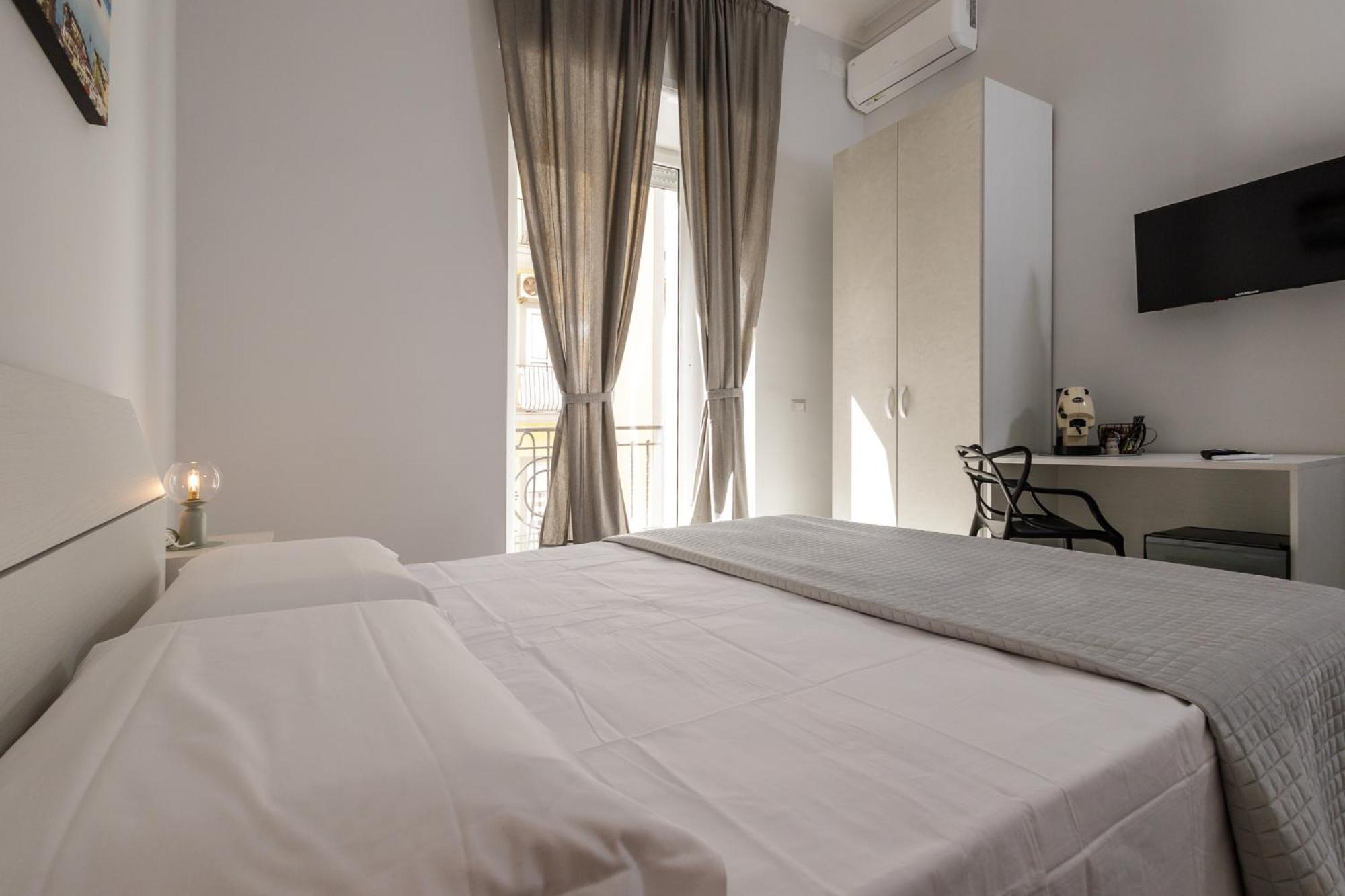 Caroline'S House Hotel Napoli Exterior foto